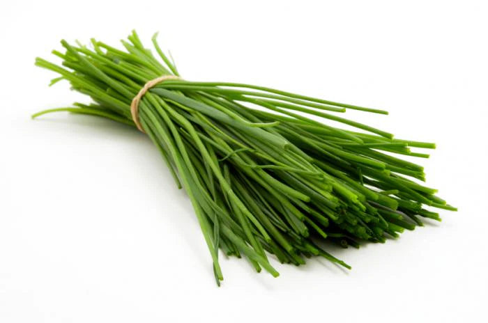 CHIVES per 100g